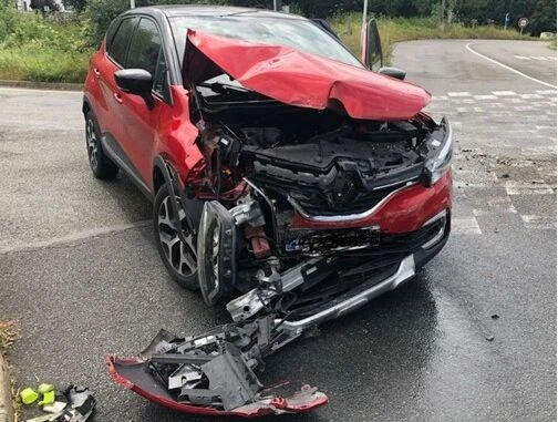 After crashing with a bus: Gwendoline’s son unharmed in his Axkid ONE