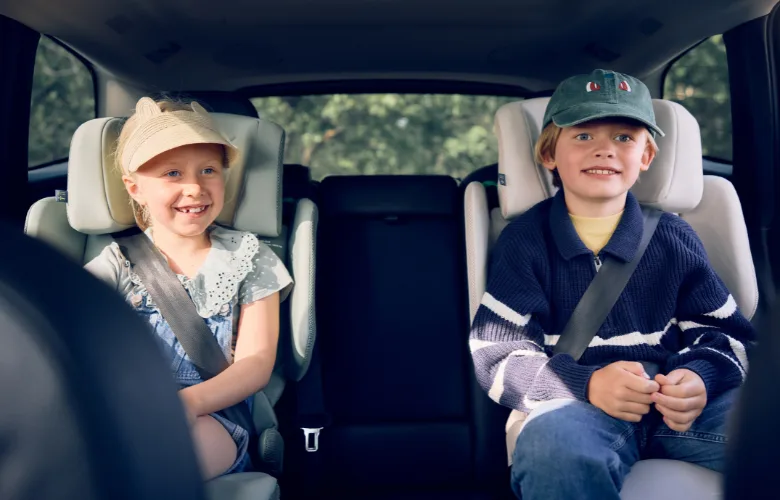 blogpost footer lifestyle up boy and girl in backseat