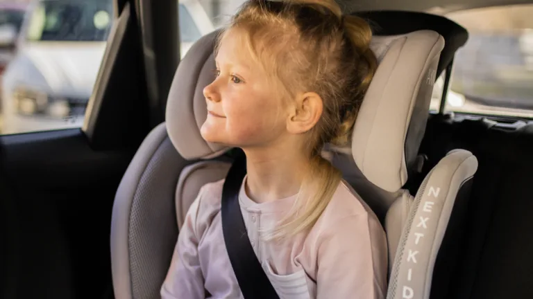 girl sitting in nextkid