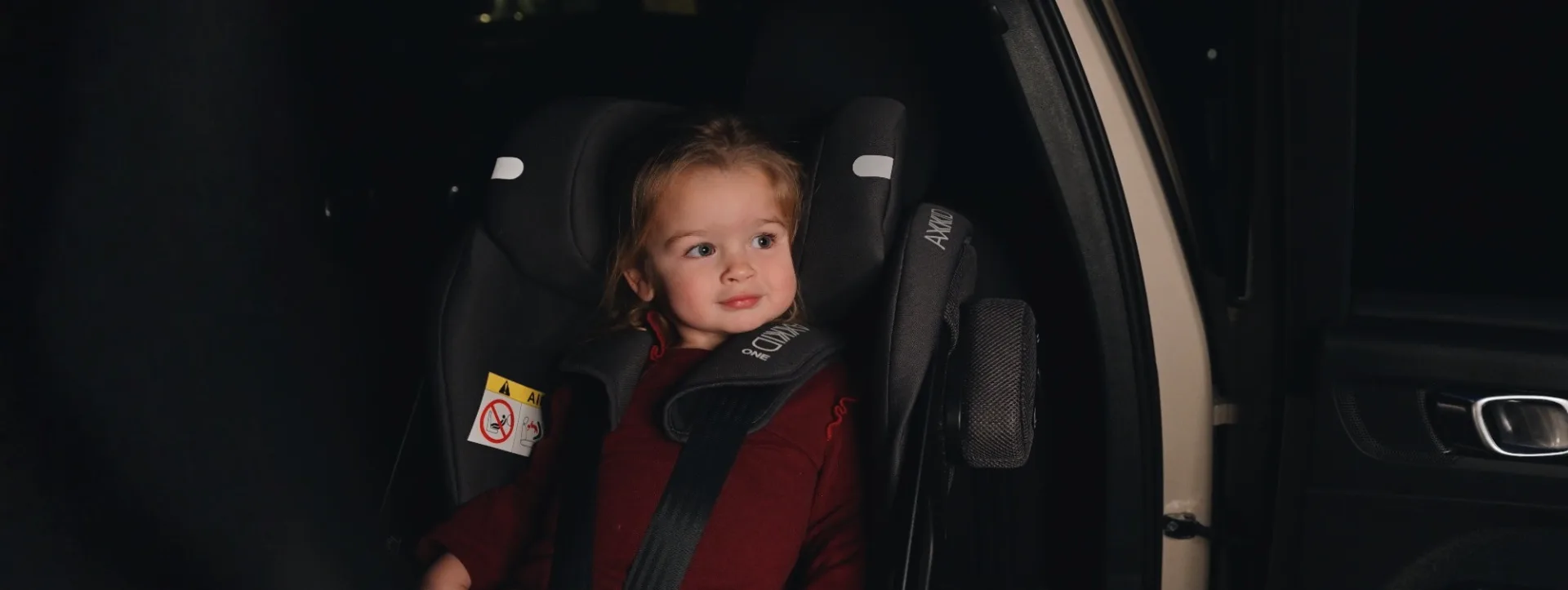 holiday traffic blogpost header girl in axkid one 3