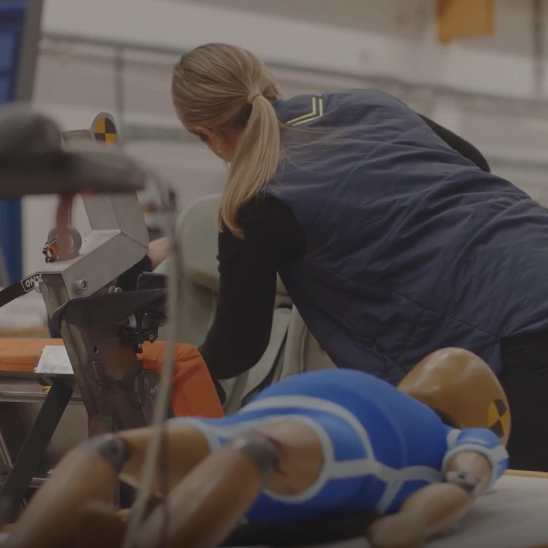 lifestyle crash test dummy in lab environment 1x1 (2)